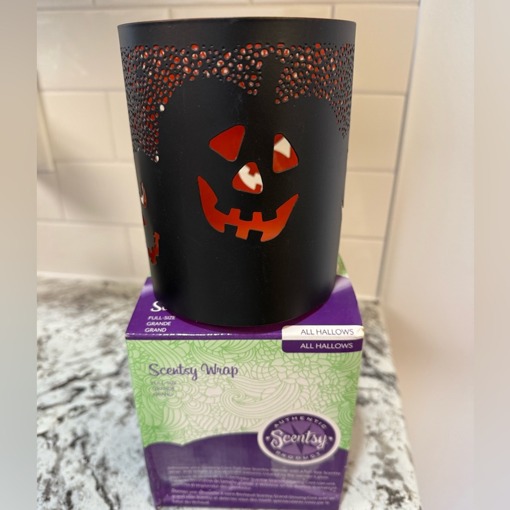 🎃 Scentsy Halloween All Hallows Wrap